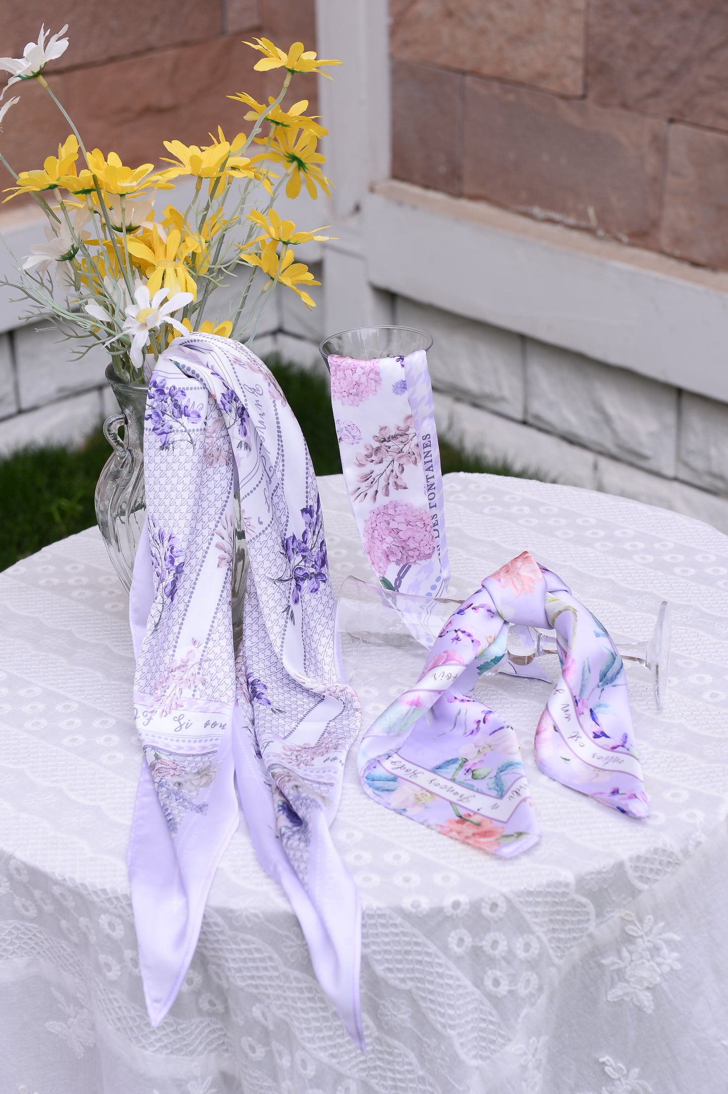 "Secret Violet Garden" Houndstooth Twilly Silky Scarf (105cm)
