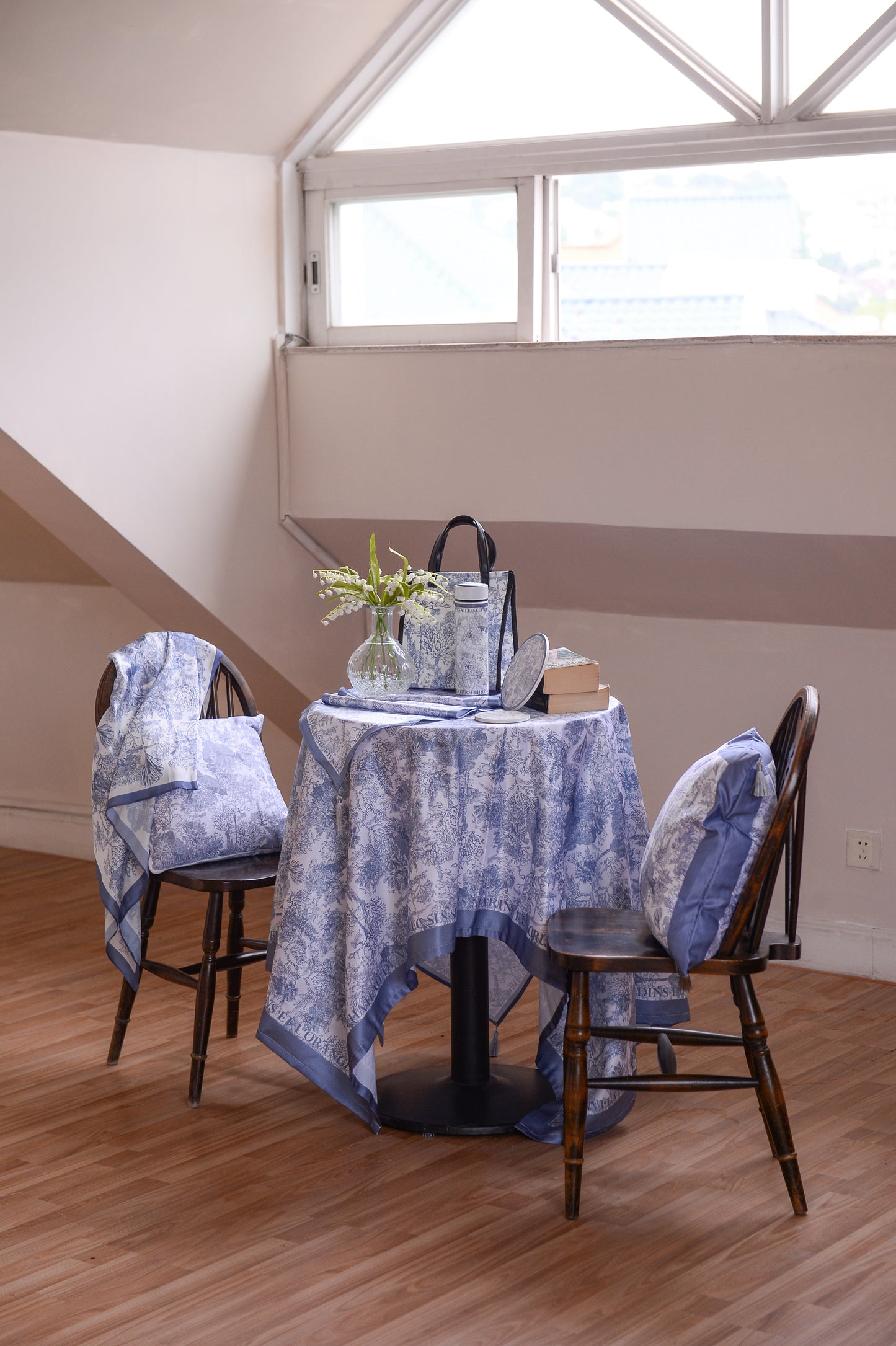 "Toile De Jouy" Bath Mat