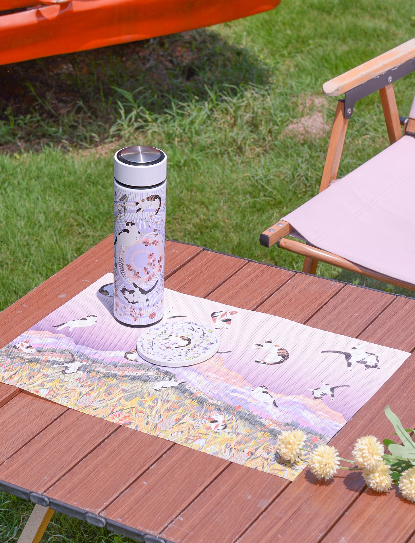 "Yogis Cat and Flower" Vacuum Water Bottle (500ml)