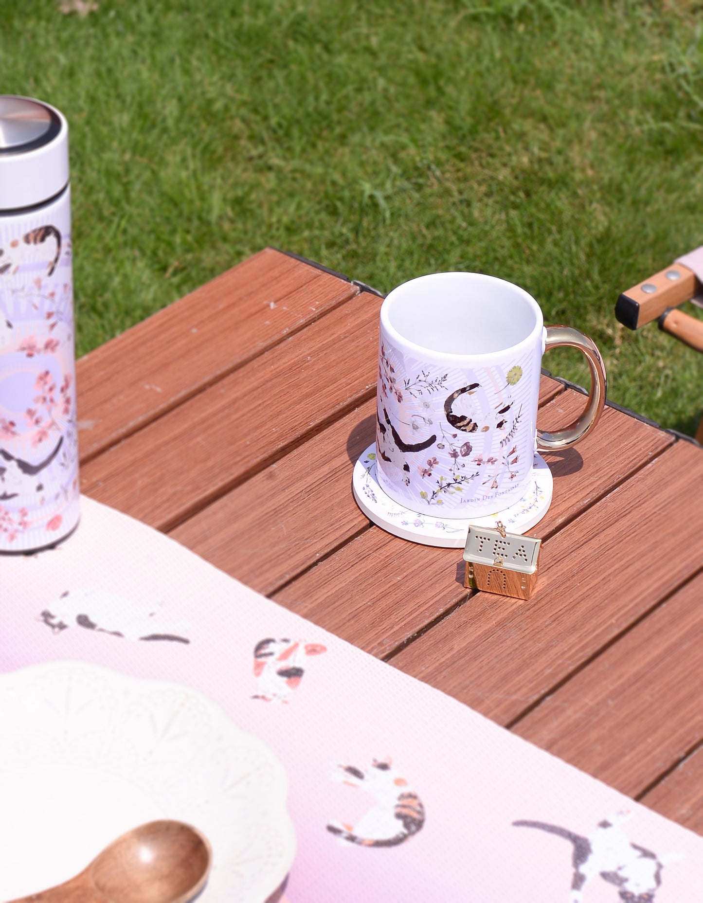 "Yogis Cat and Flower" Mug, Tea Infuser and Coaster Set