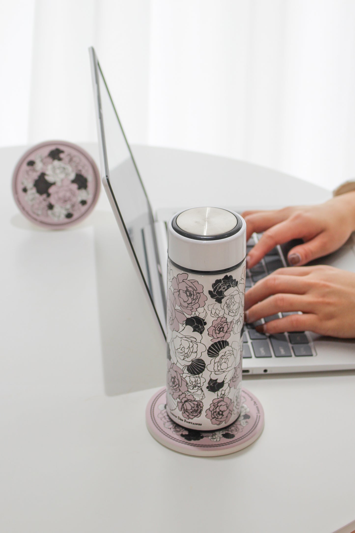 "Classy and Fabulous" Peony Vacuum Bottle (360ml)