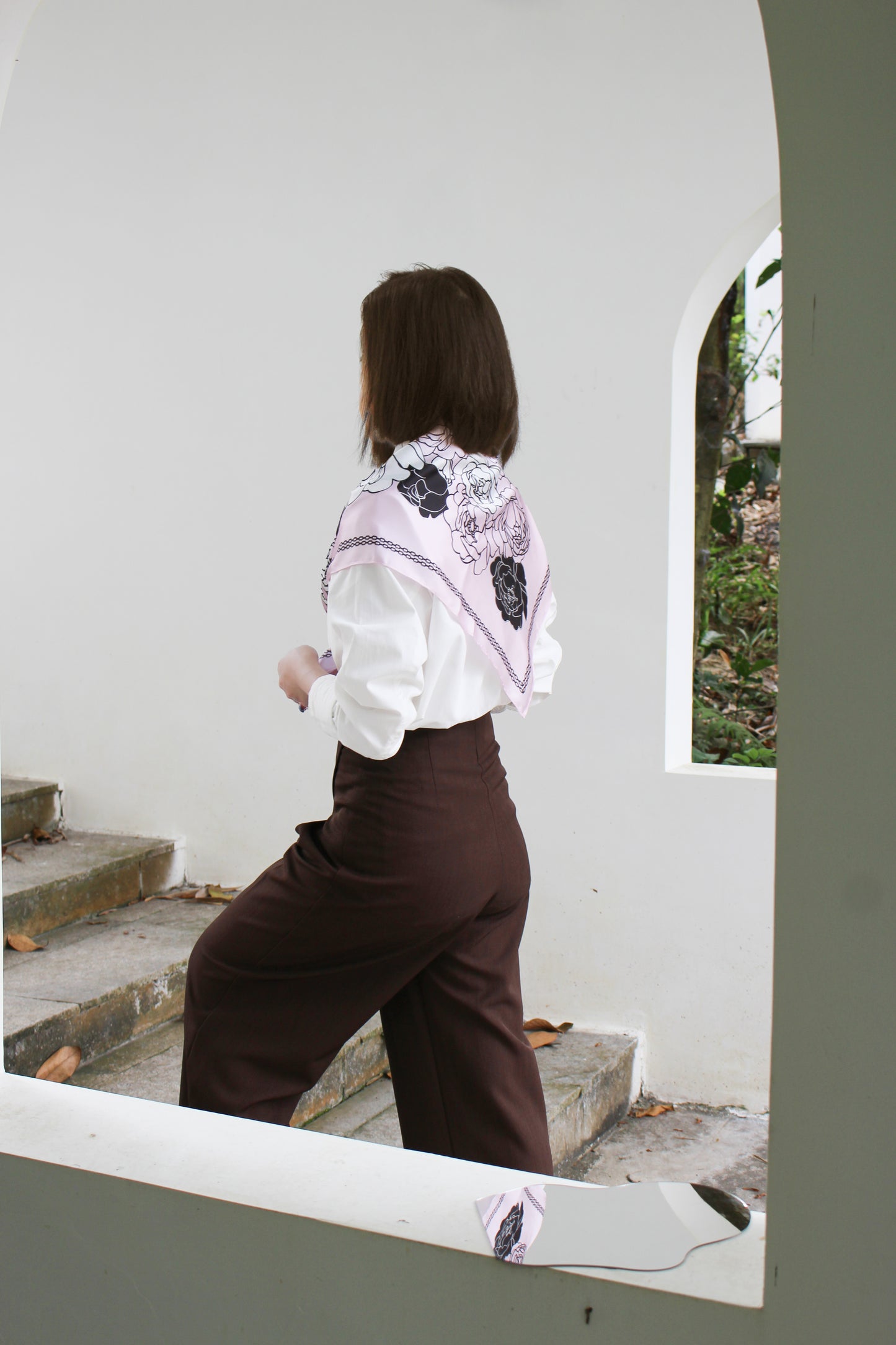 "Classy and Fabulous" Peony Silky Scarf (90cm)