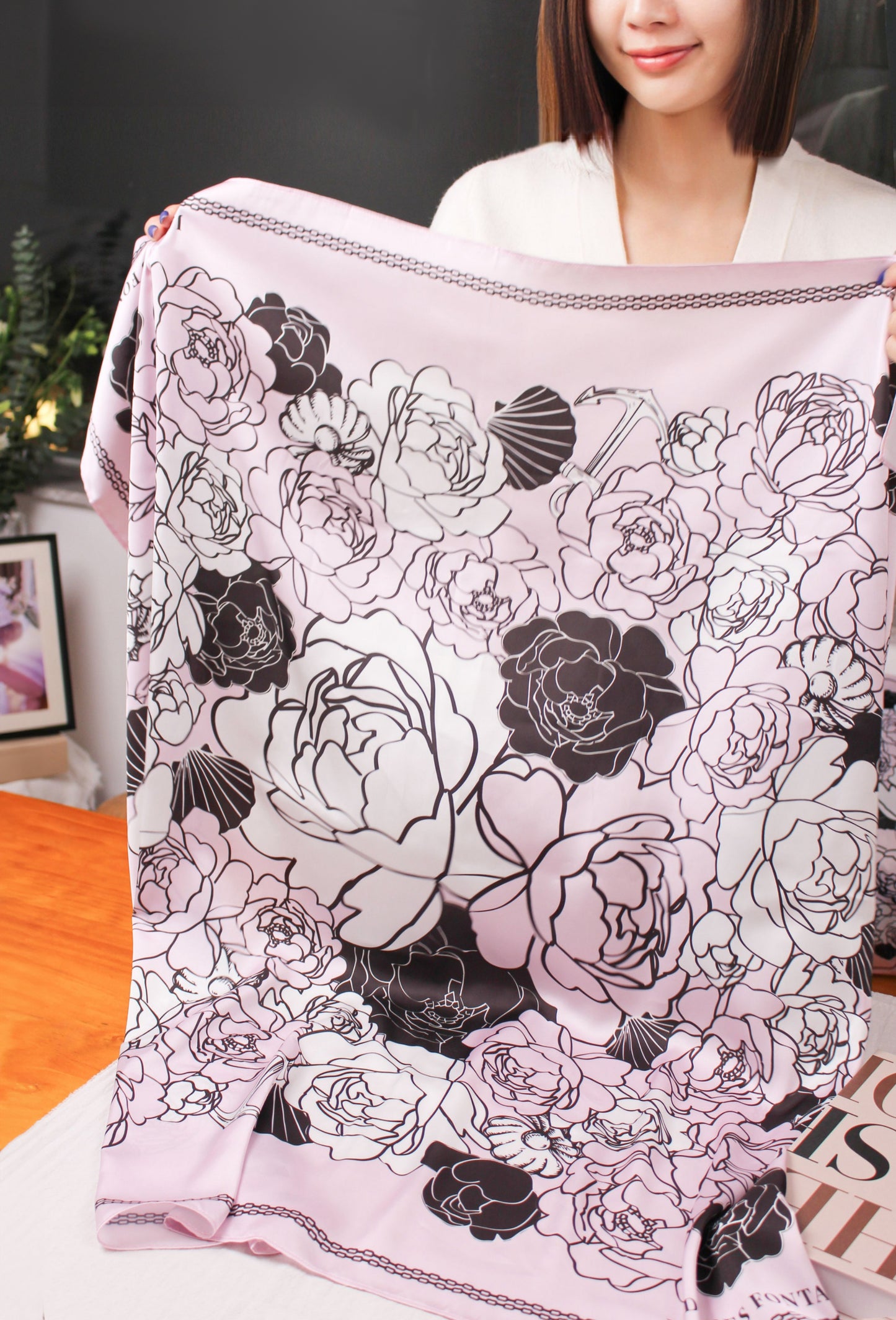 "Classy and Fabulous" Peony Silky Scarf (90cm)