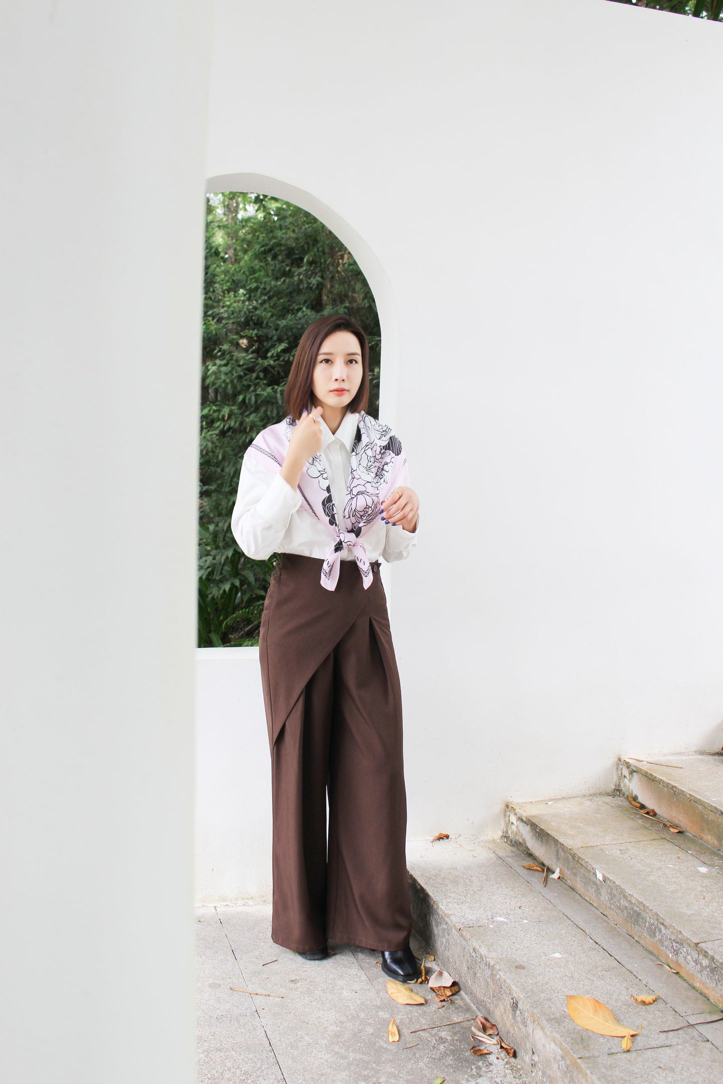 "Classy and Fabulous" Peony Silky Scarf (90cm)