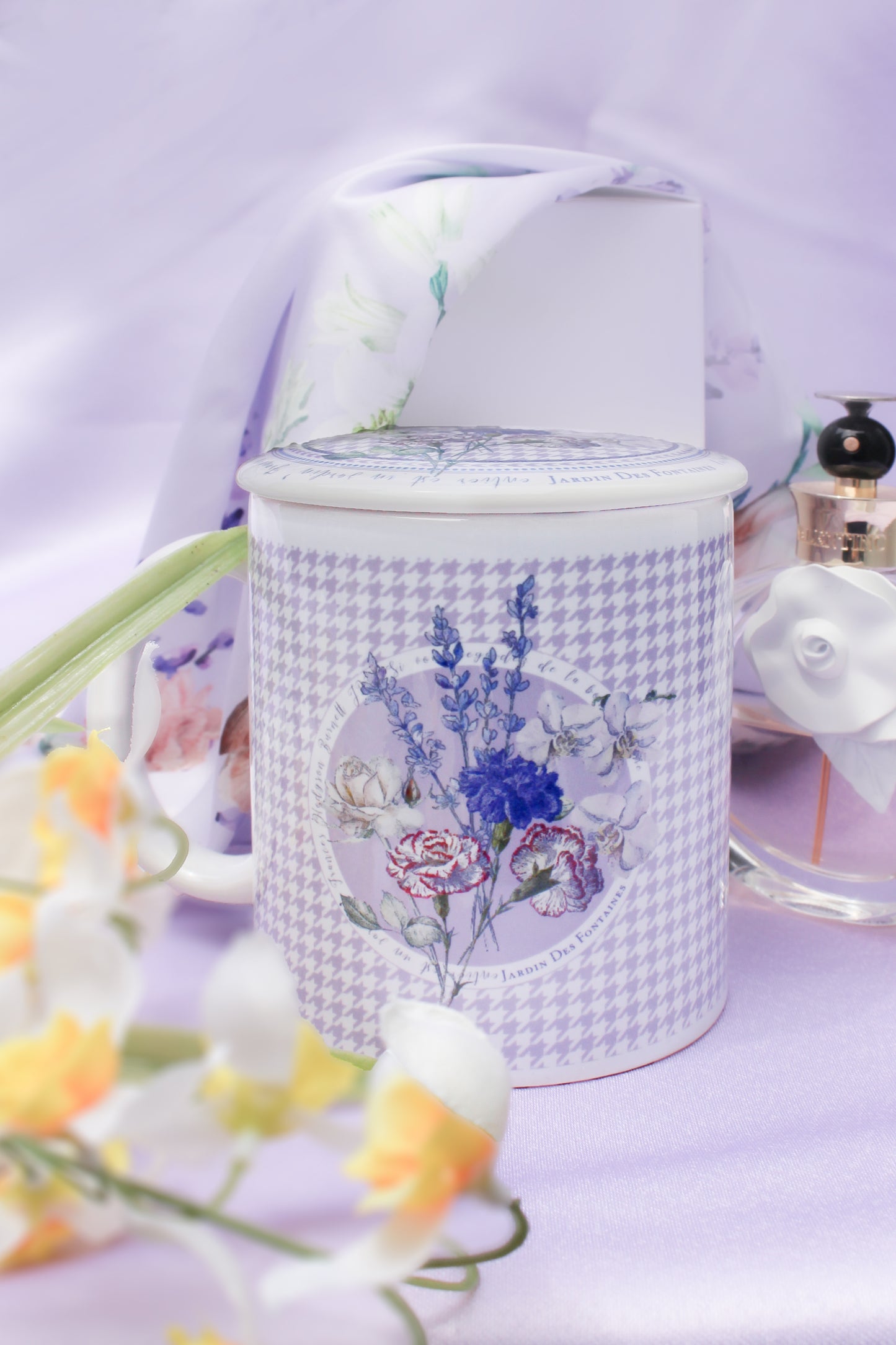 "Secret Violet Garden" Porcelain Mug With Lid 350ml