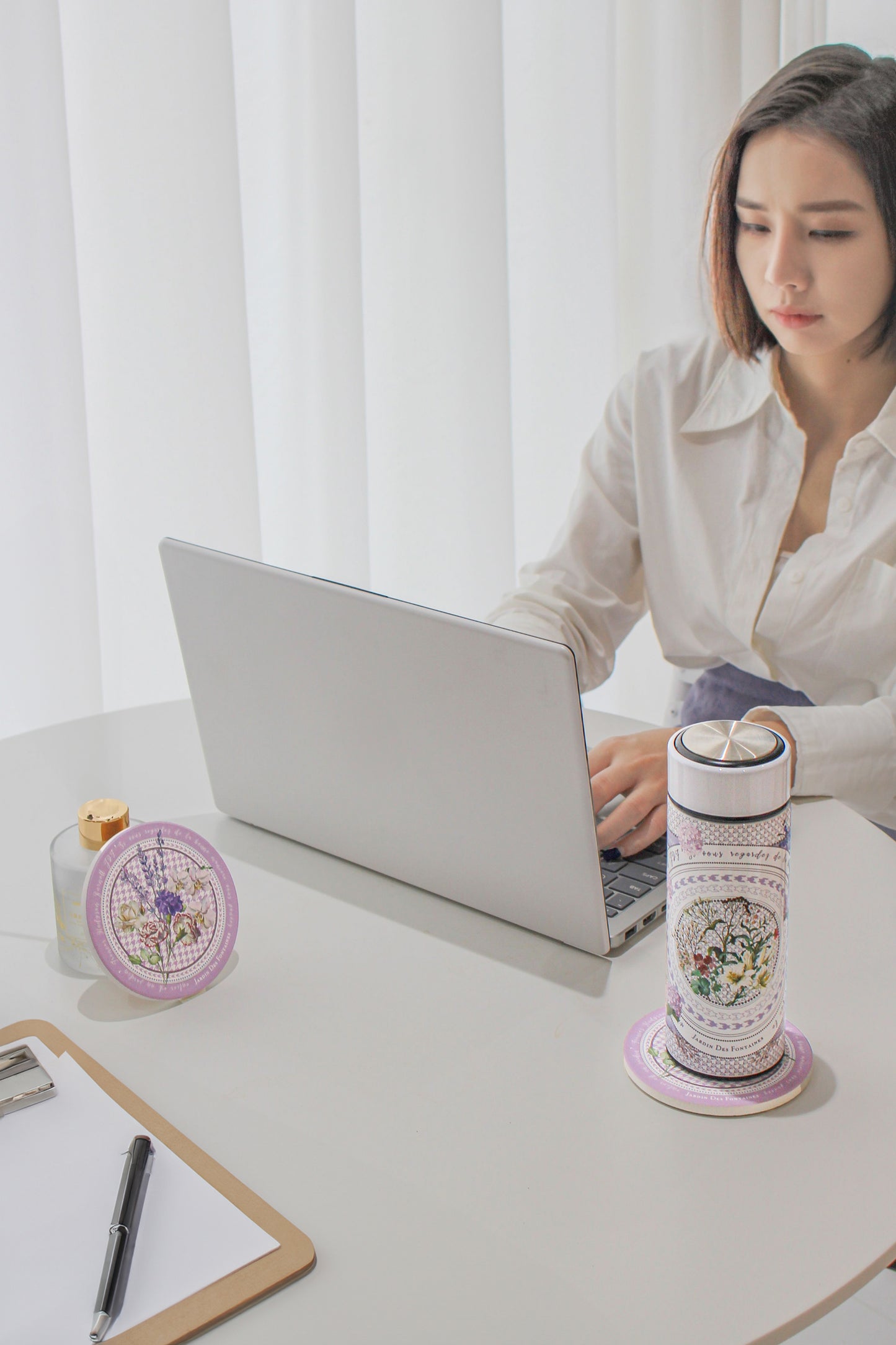 "Secret Violet Garden" Hydrangea Vacuum Bottle (360ml)