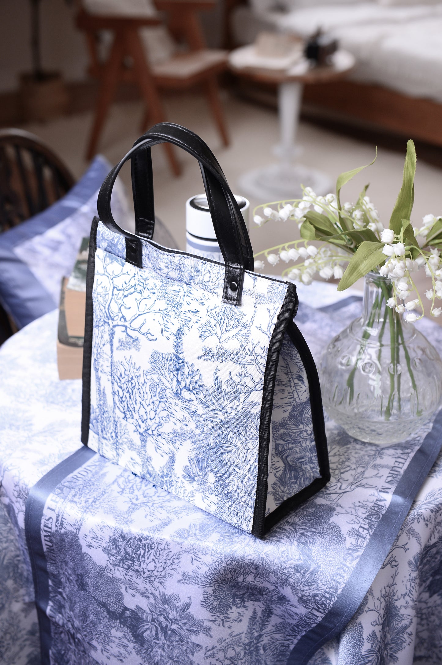 "Toile De Jouy" Insulated Lunch Bag