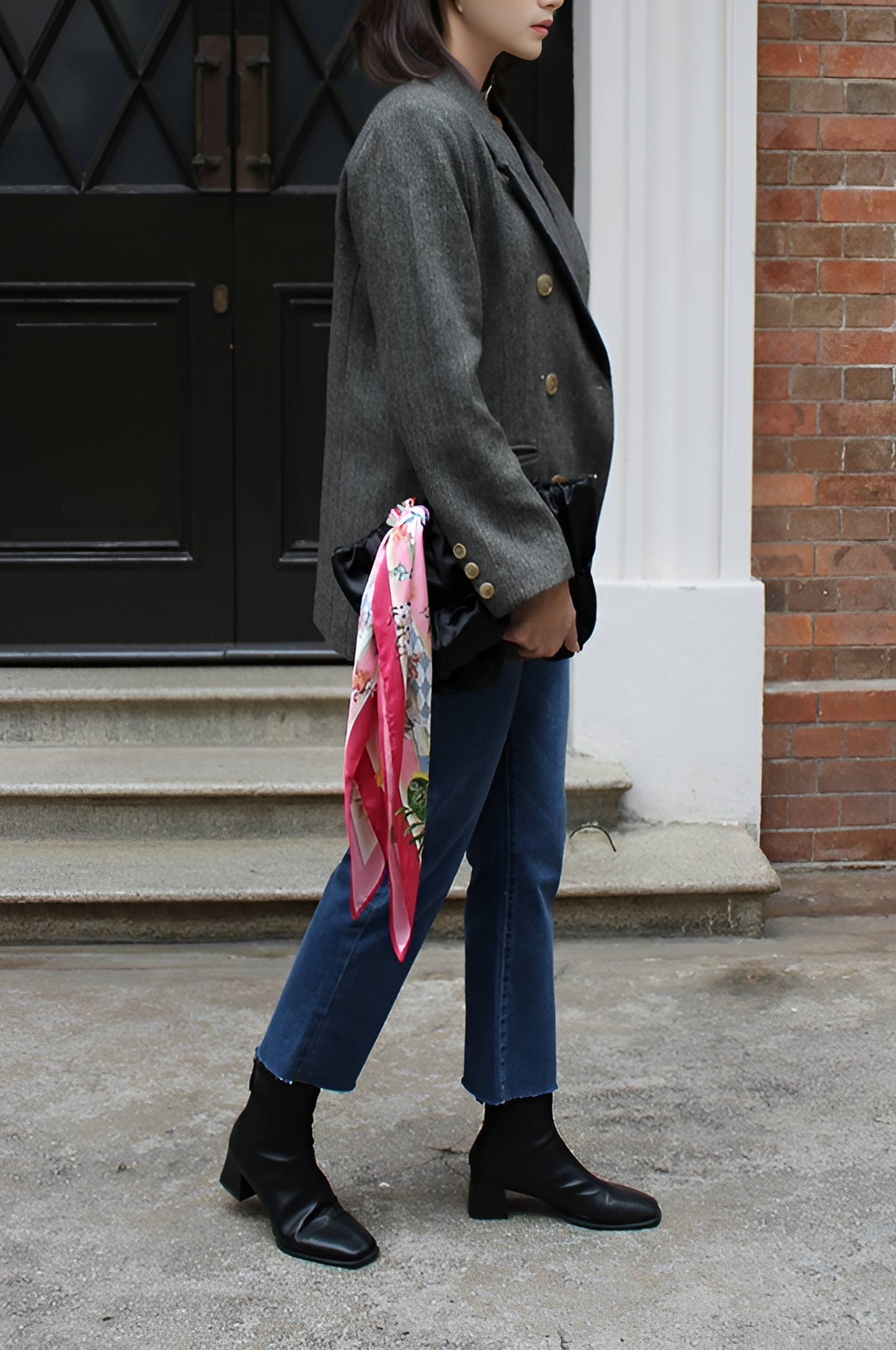 "Wonderful Adventure Dream" Diamond Shape Silky Scarf