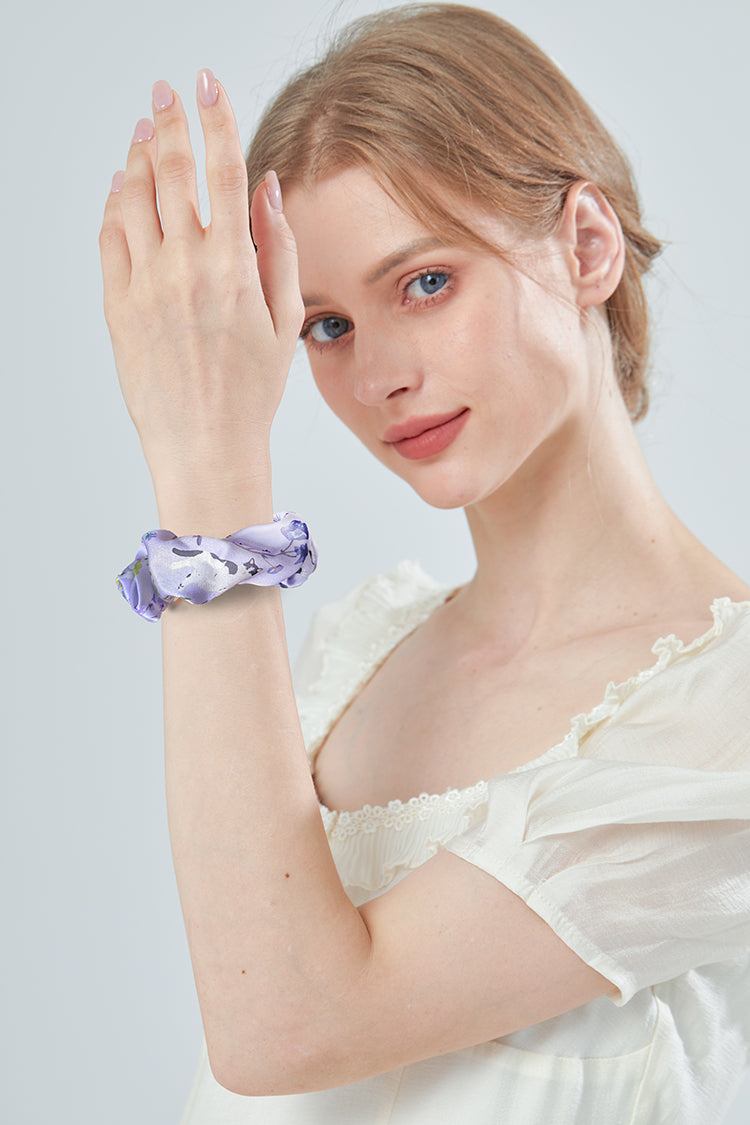 "Yogis Cat and Flower" Silky Scrunchie
