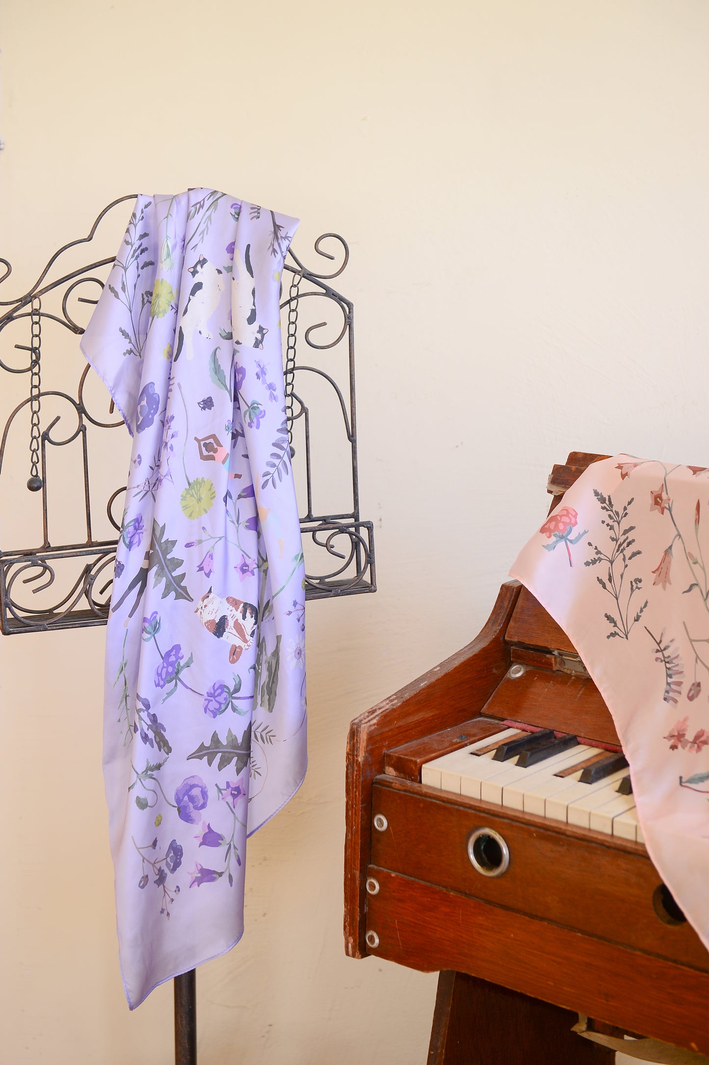 "Yogis Cat and Flower" Purple Field Silky Scarf (90cm)