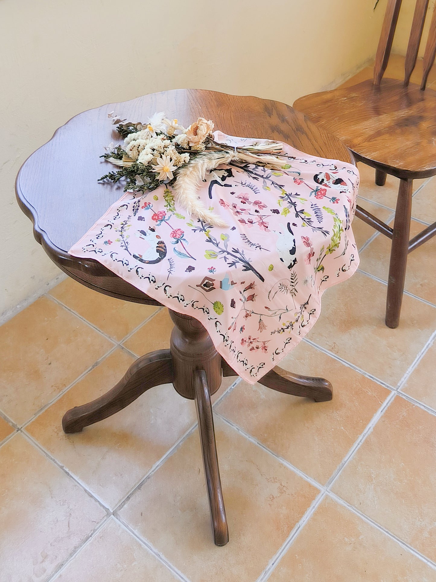 "Yogis Cat and Flower" 45cm Silky Scarf
