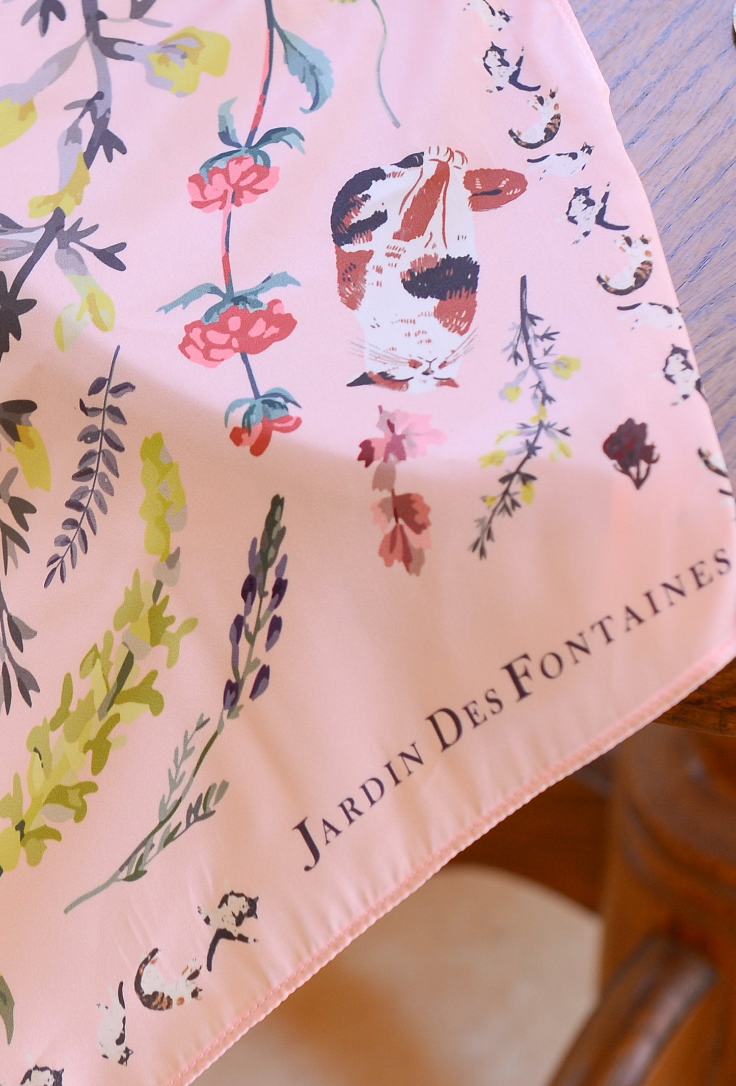 "Yogis Cat and Flower" 45cm Silky Scarf