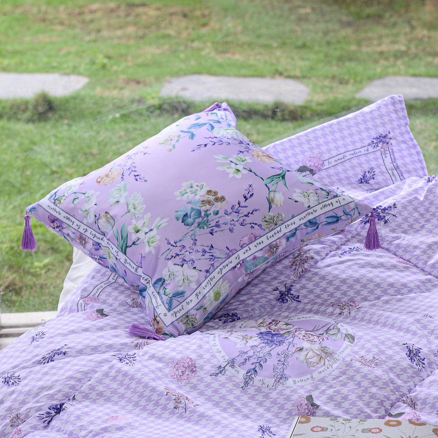 "Secret Violet Garden" Cushion, Throw Pillow